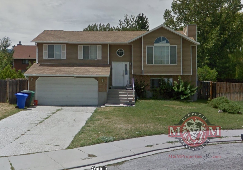 West Jordan House: 6862 S Red Elm Cir