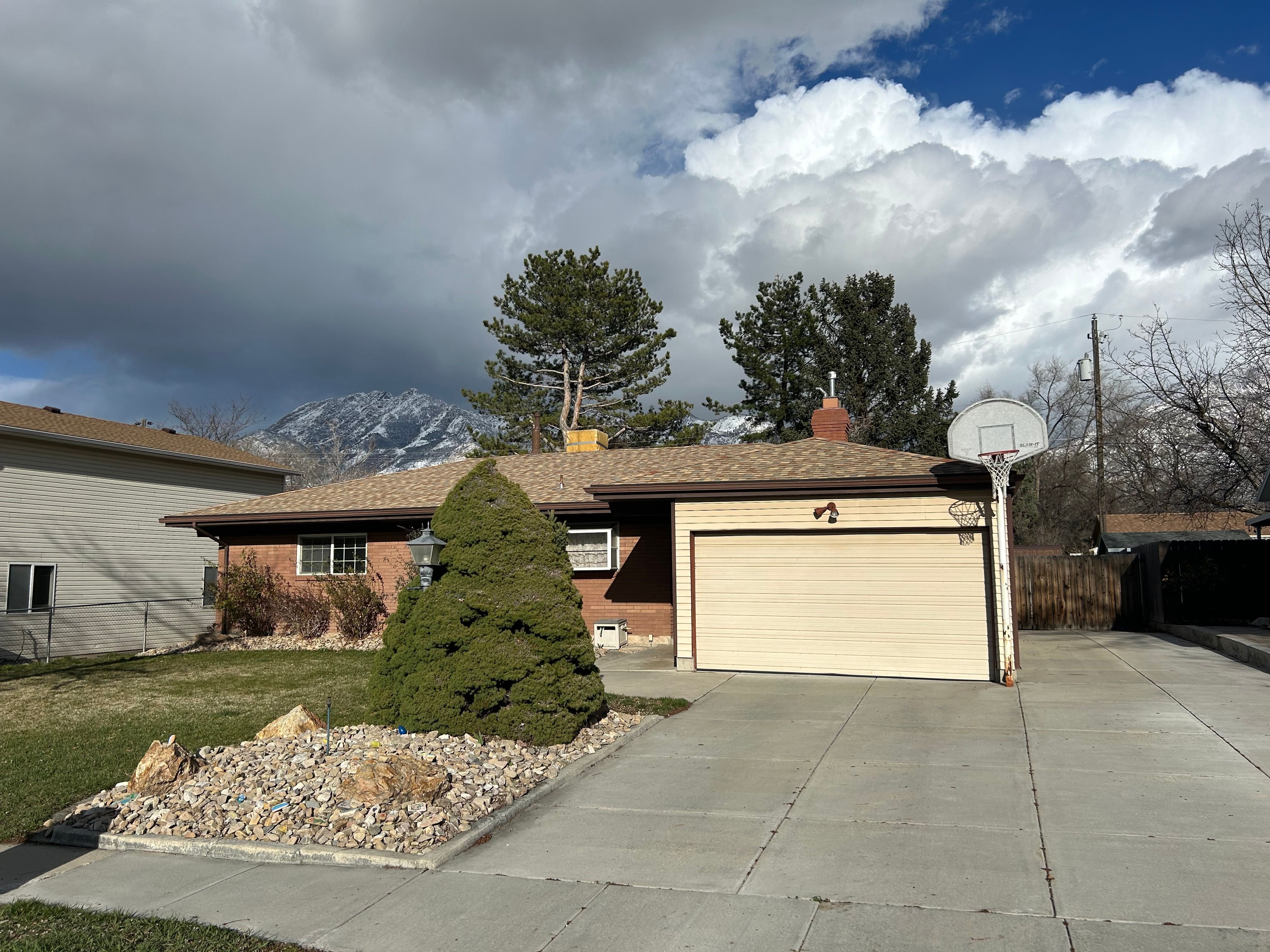Salt Lake City House: 7059 S Brookhill Dr