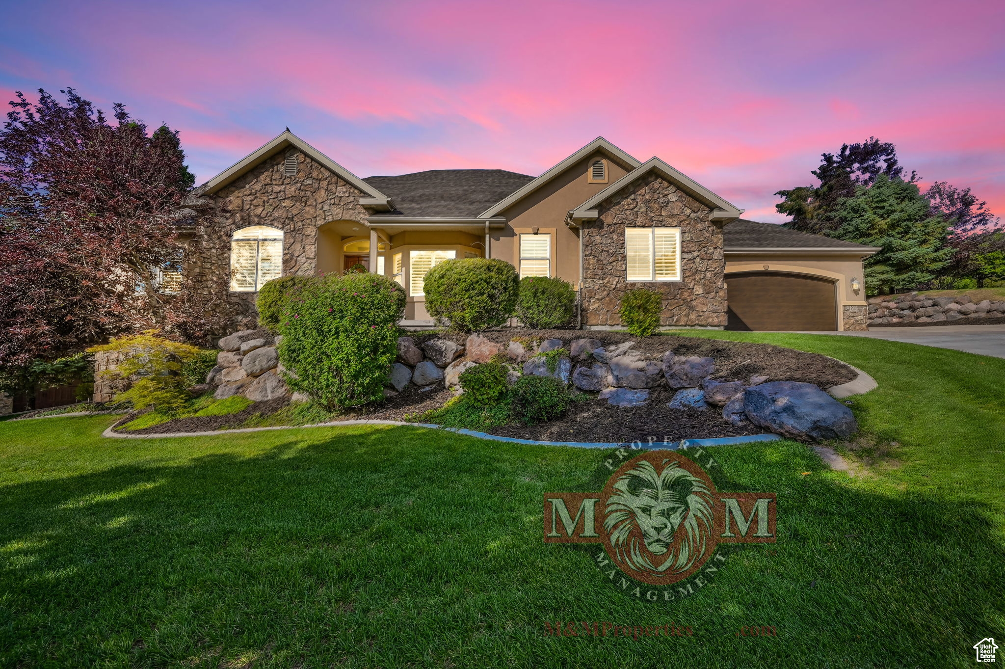 Draper House: 1693 E Crimson Oak Dr