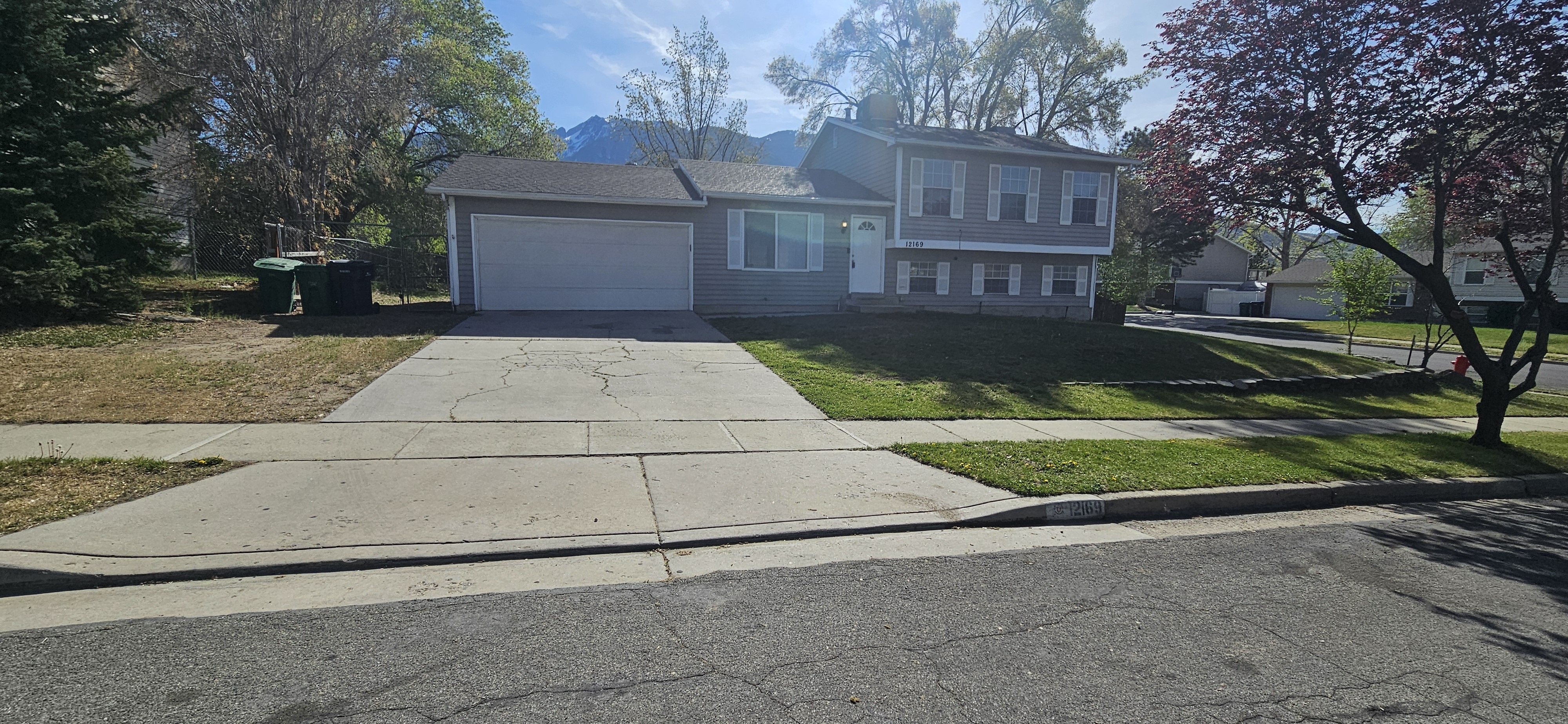 Sandy House: 12169 S Cinnamon Ridge Rd