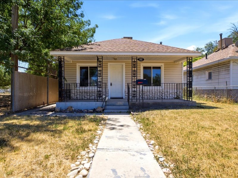 Salt Lake City House: 1057 W 300 S