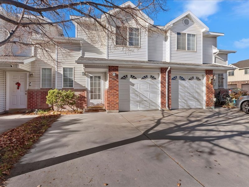 West Jordan Townhome: 8812 S Wollemi Pine Way