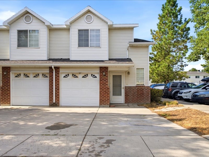 West Jordan Townhome: 3235 W Brynwood Pine Bay