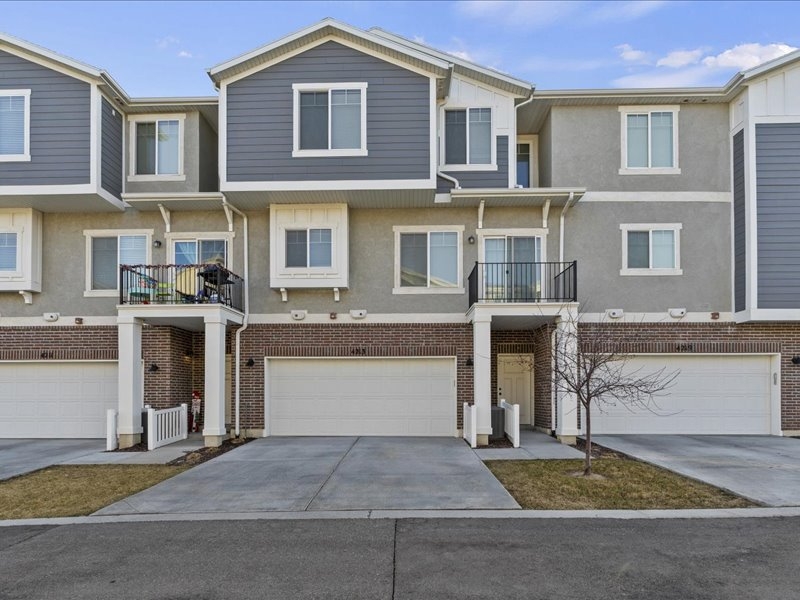 Herriman Townhome: 4213 W Antelope Park Ct