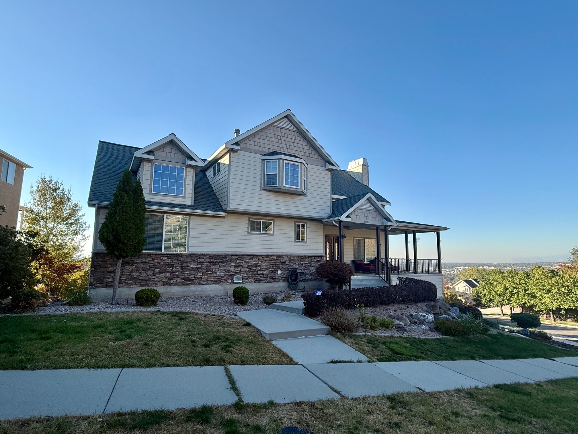 Draper House: 13994 S Stone Canyon Dr