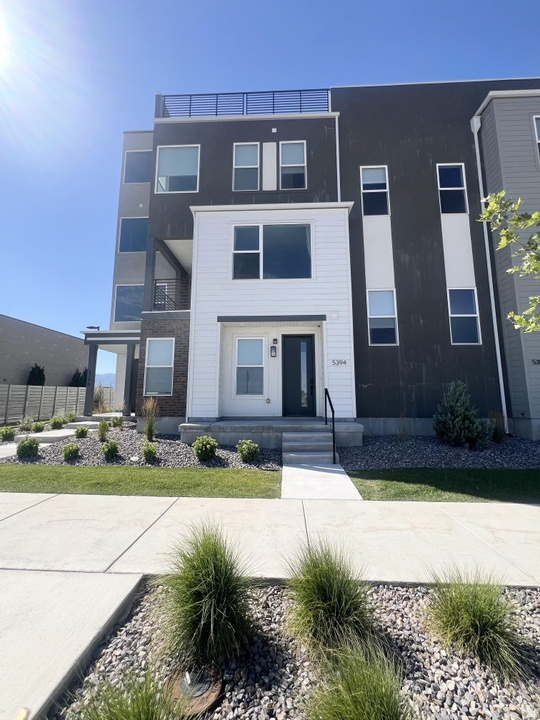 South Jordan Townhome: 5394 W South Jordan Pkwy