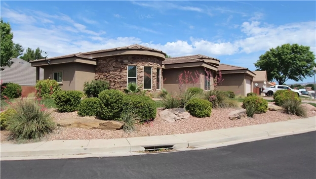 Saint George House: 28 S Reflection Way