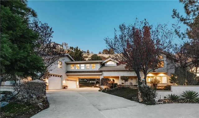 Sandy House: 2859 E Water Vista Way