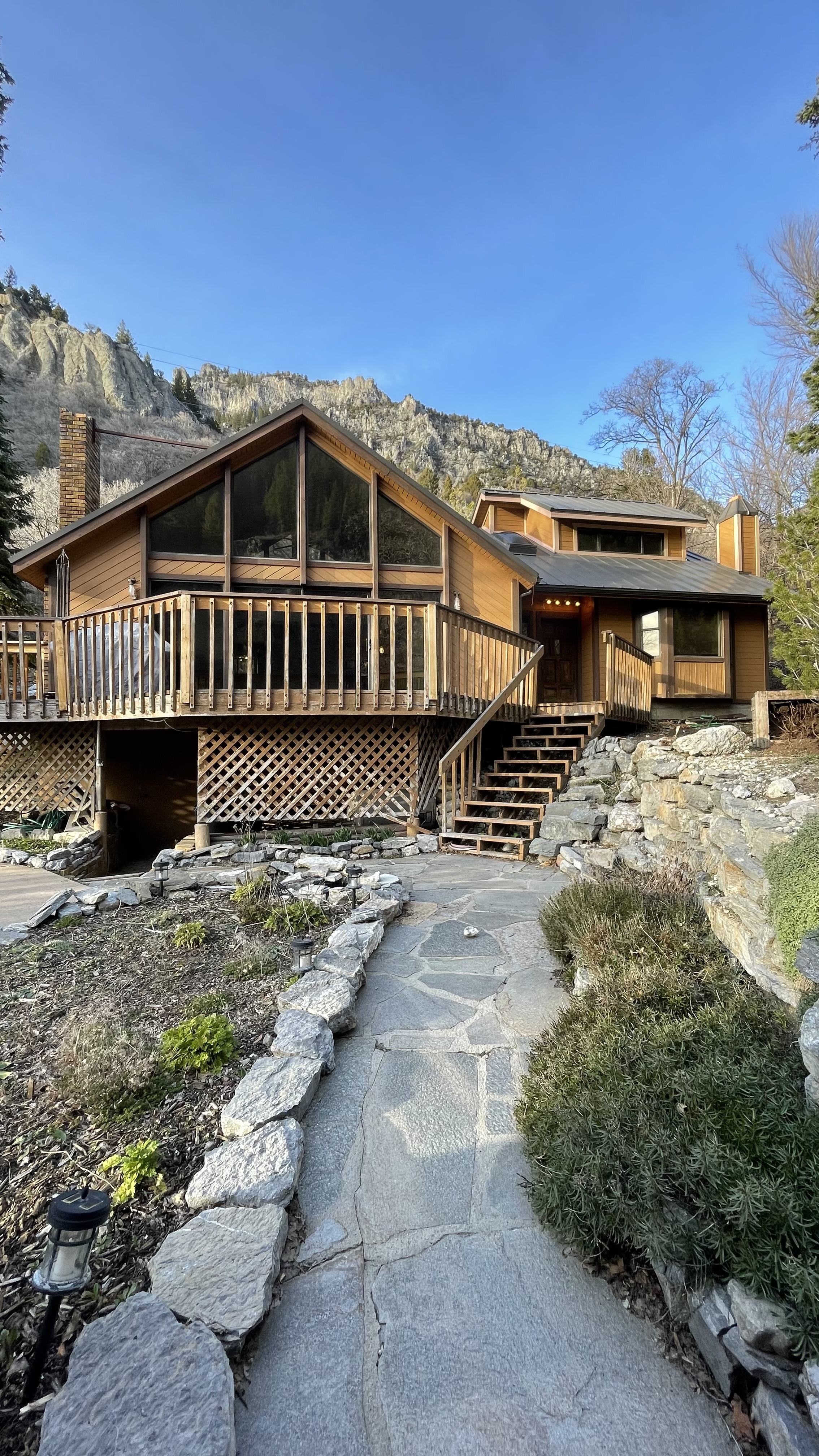 Ogden House: 520 Ogden Cyn