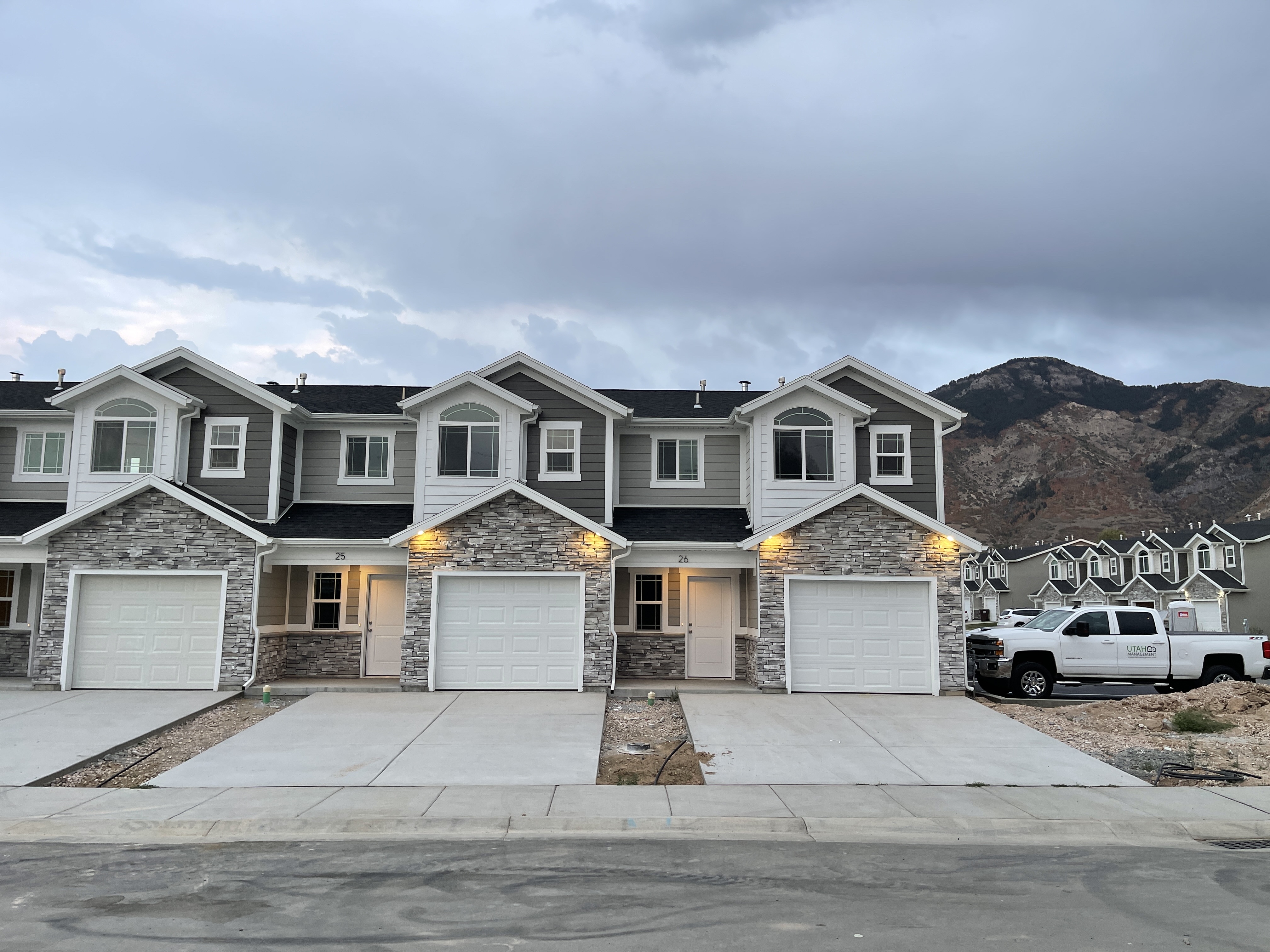 Ogden Townhome: 2060 N 325 E