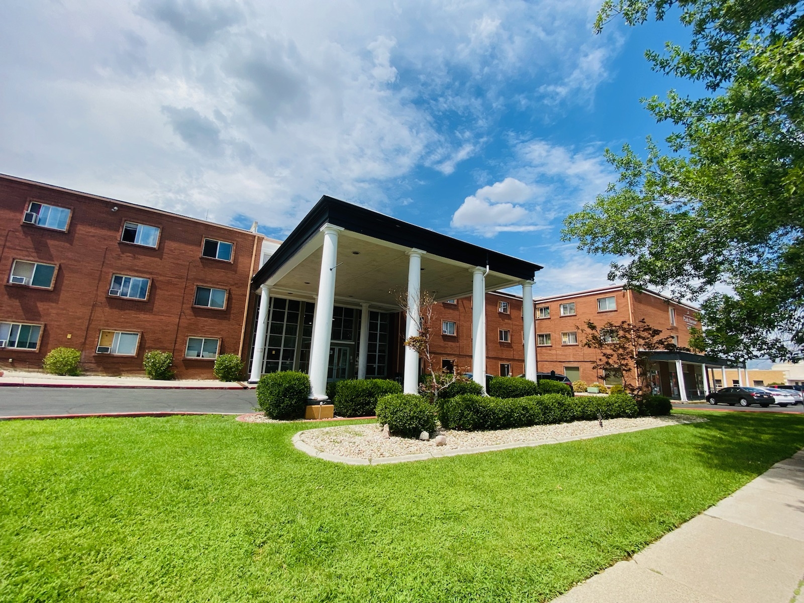 Ogden Apartment: 2433 Adams Ave