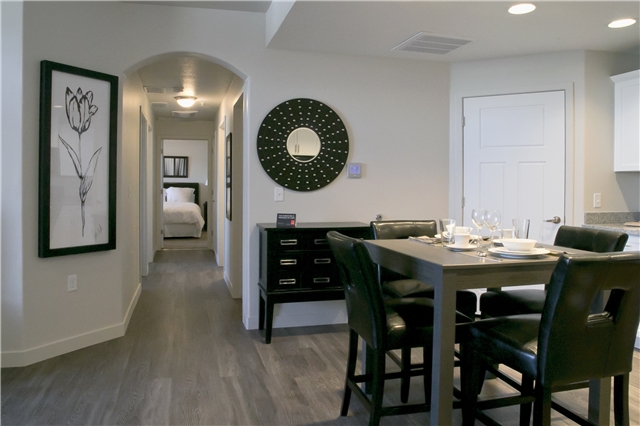 Midvale Apartment: 6880 S 700 W