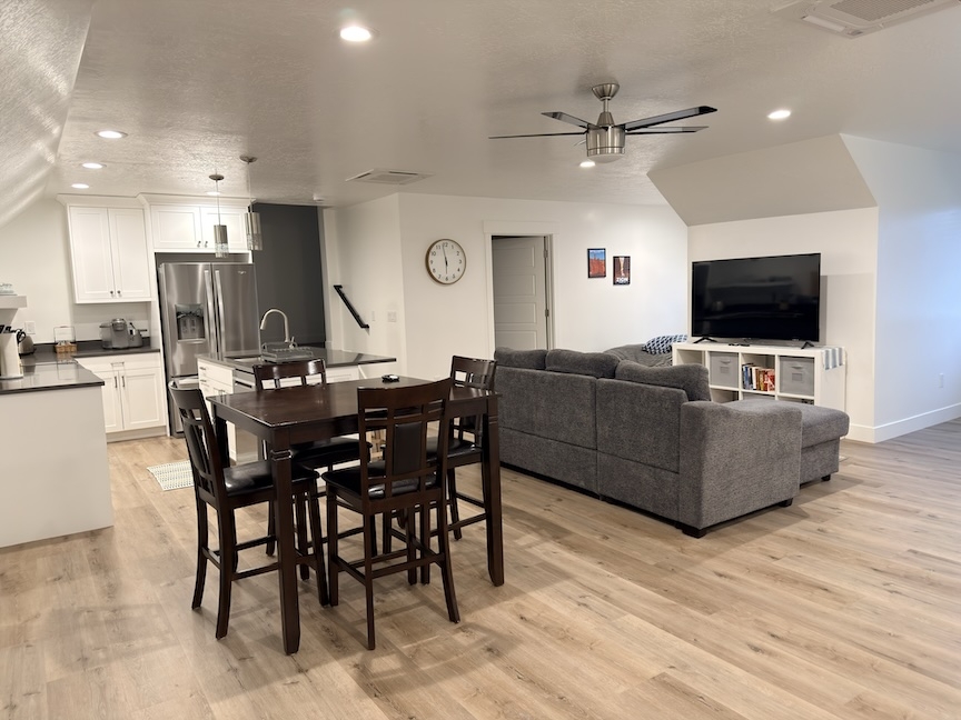 West Jordan Apartment: 2926 W 9000 S