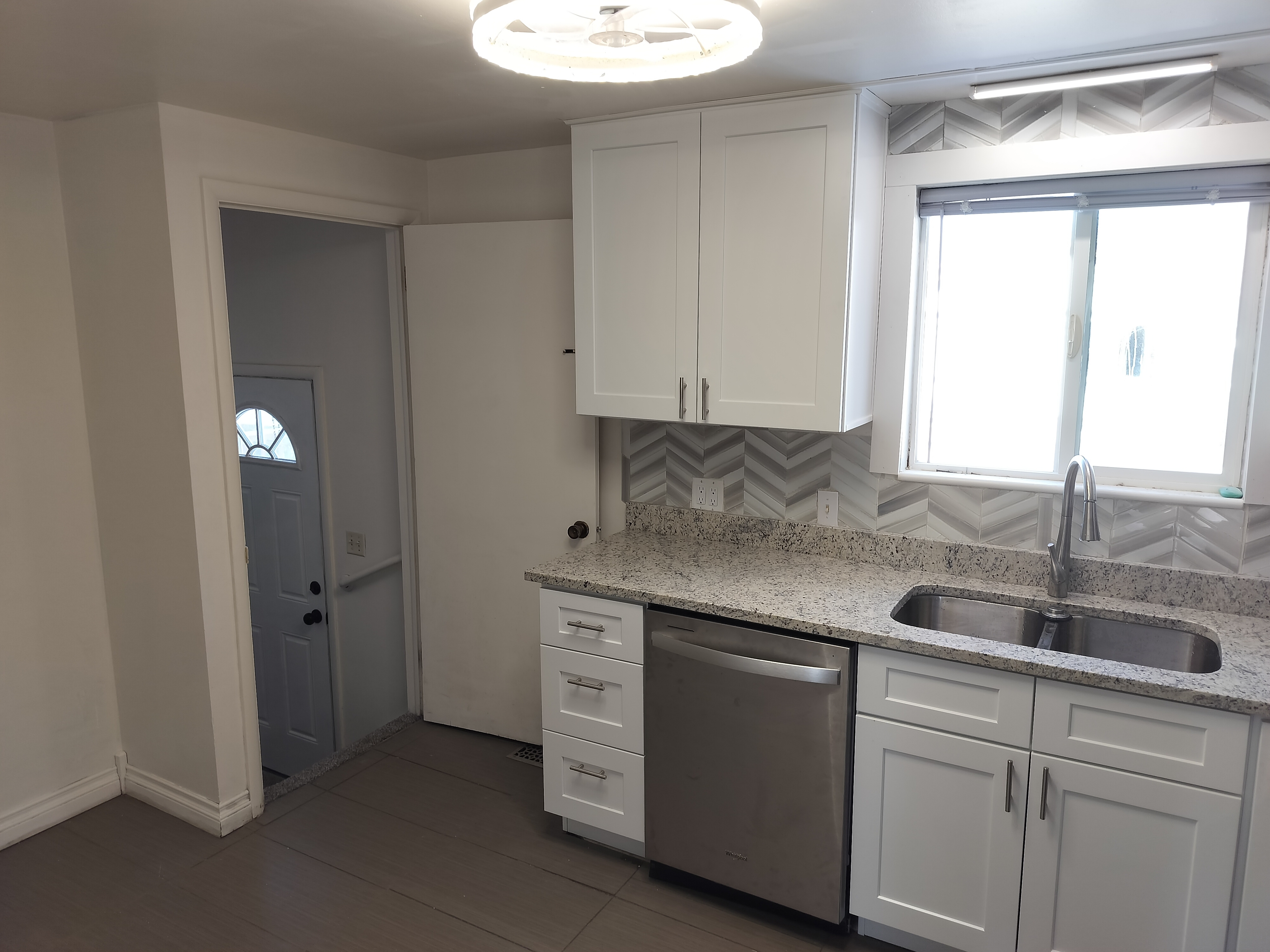 Holladay House: 1333 E 4170 S