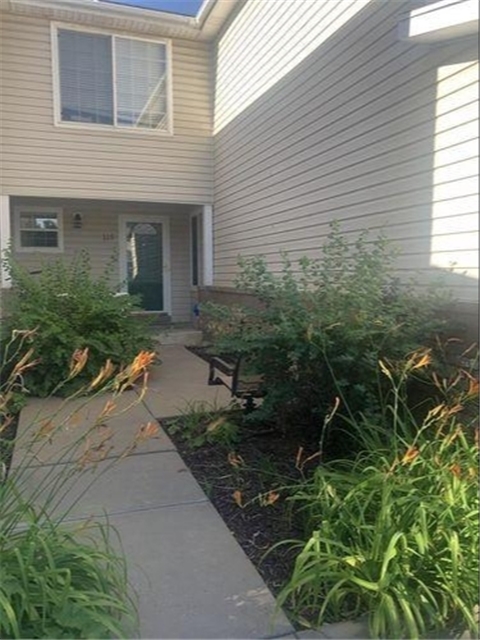 Centerville House: 115 W 200 N