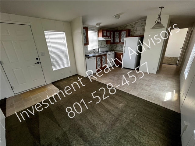 Tooele House: 421 N 200 W