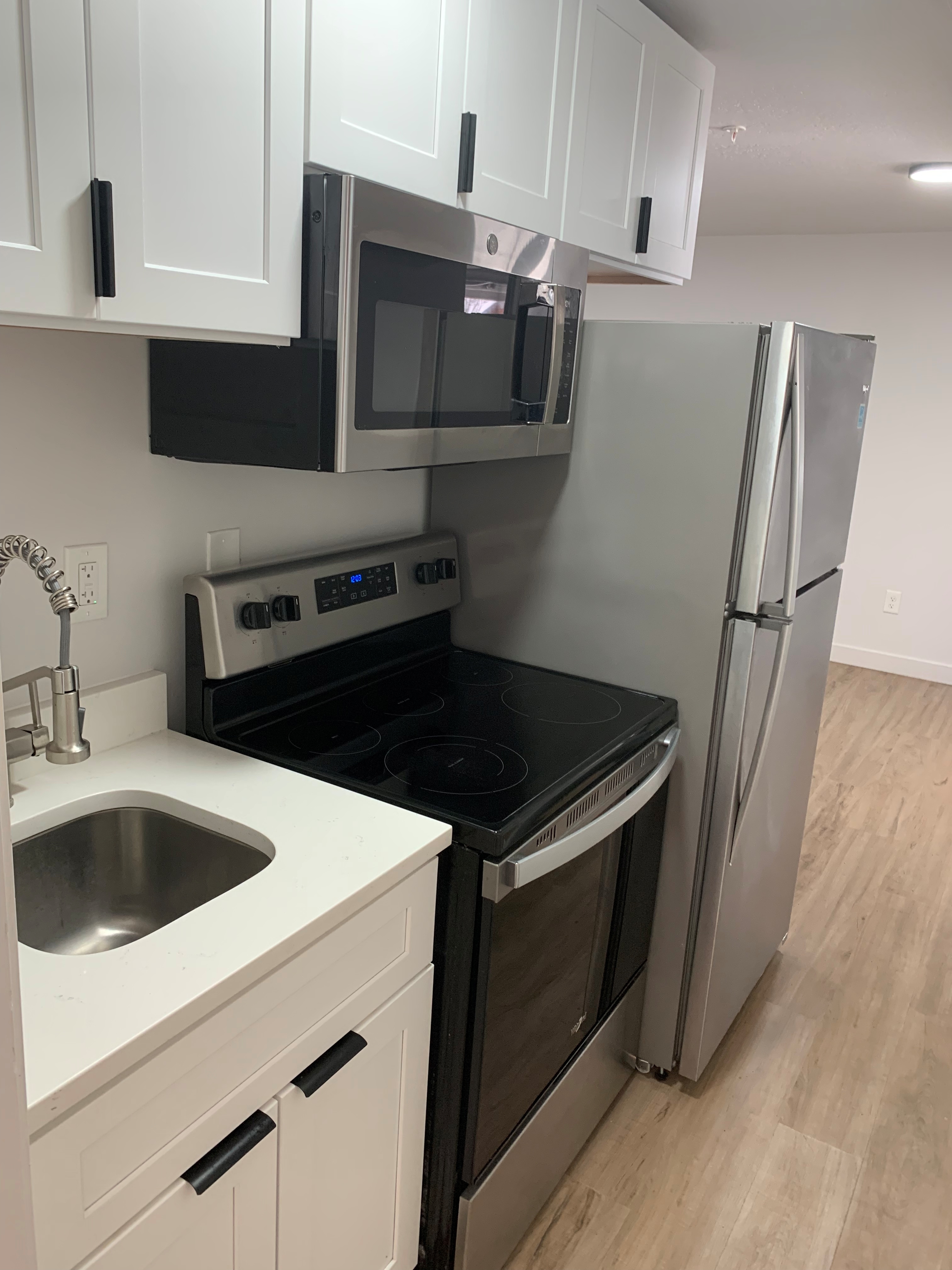 Murray Apartment: 404 E 5600 S