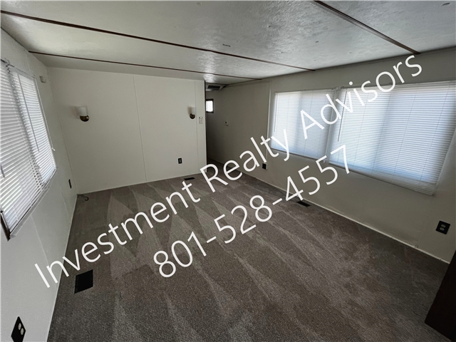 Tooele House: 421 N 200 W