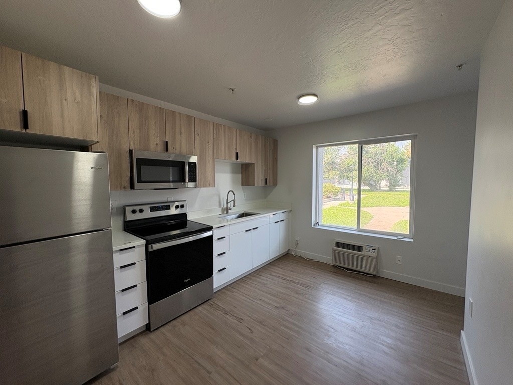 Murray Apartment: 404 E 5600 S