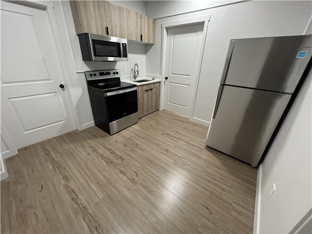 Murray Apartment: 404 E 5600 S