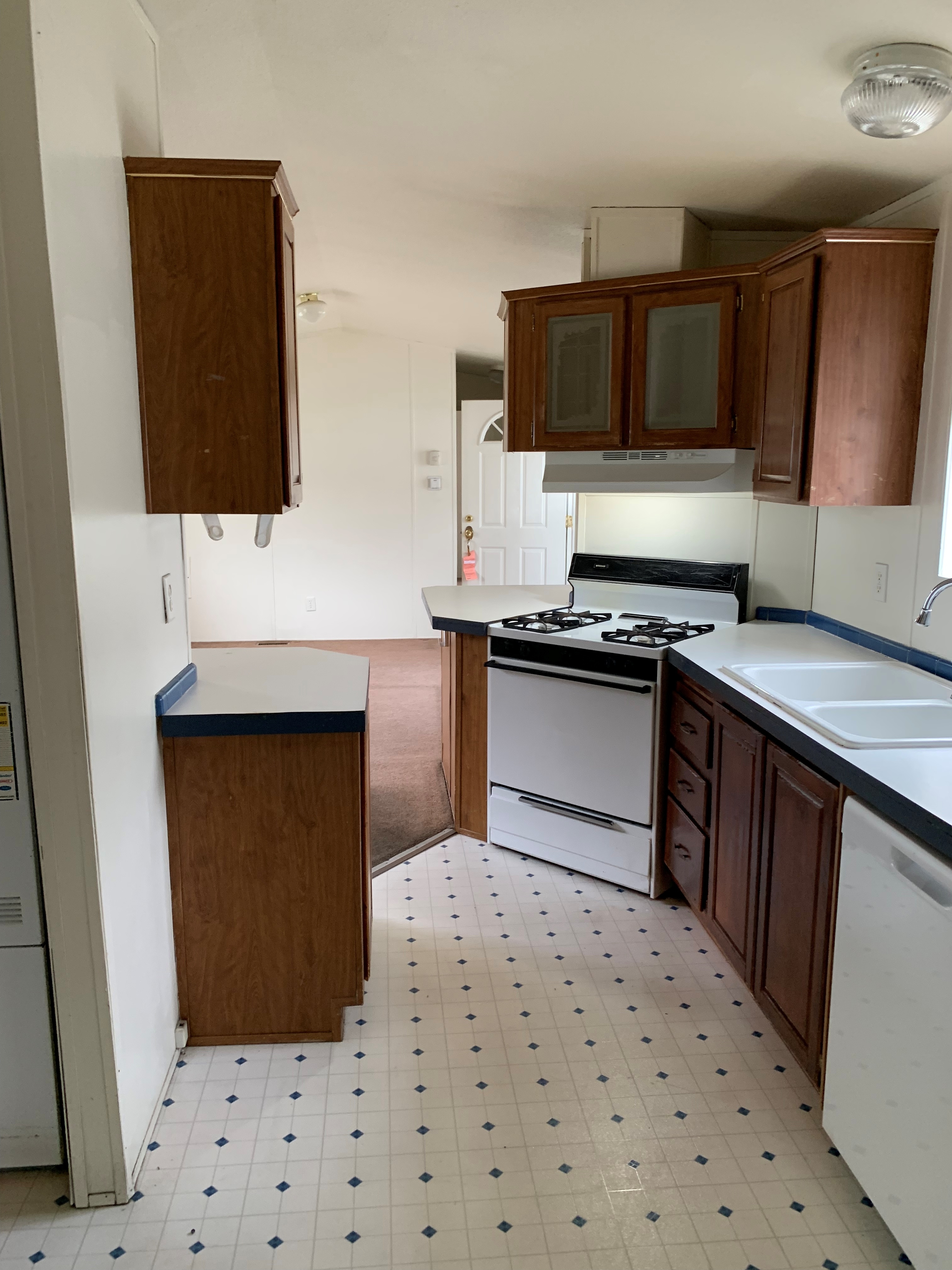 Tooele House: 421 N 200 W