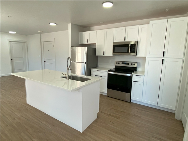 Murray Apartment: 404 E 5600 S