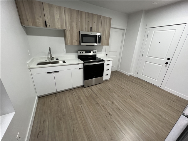 Murray Apartment: 404 E 5600 S