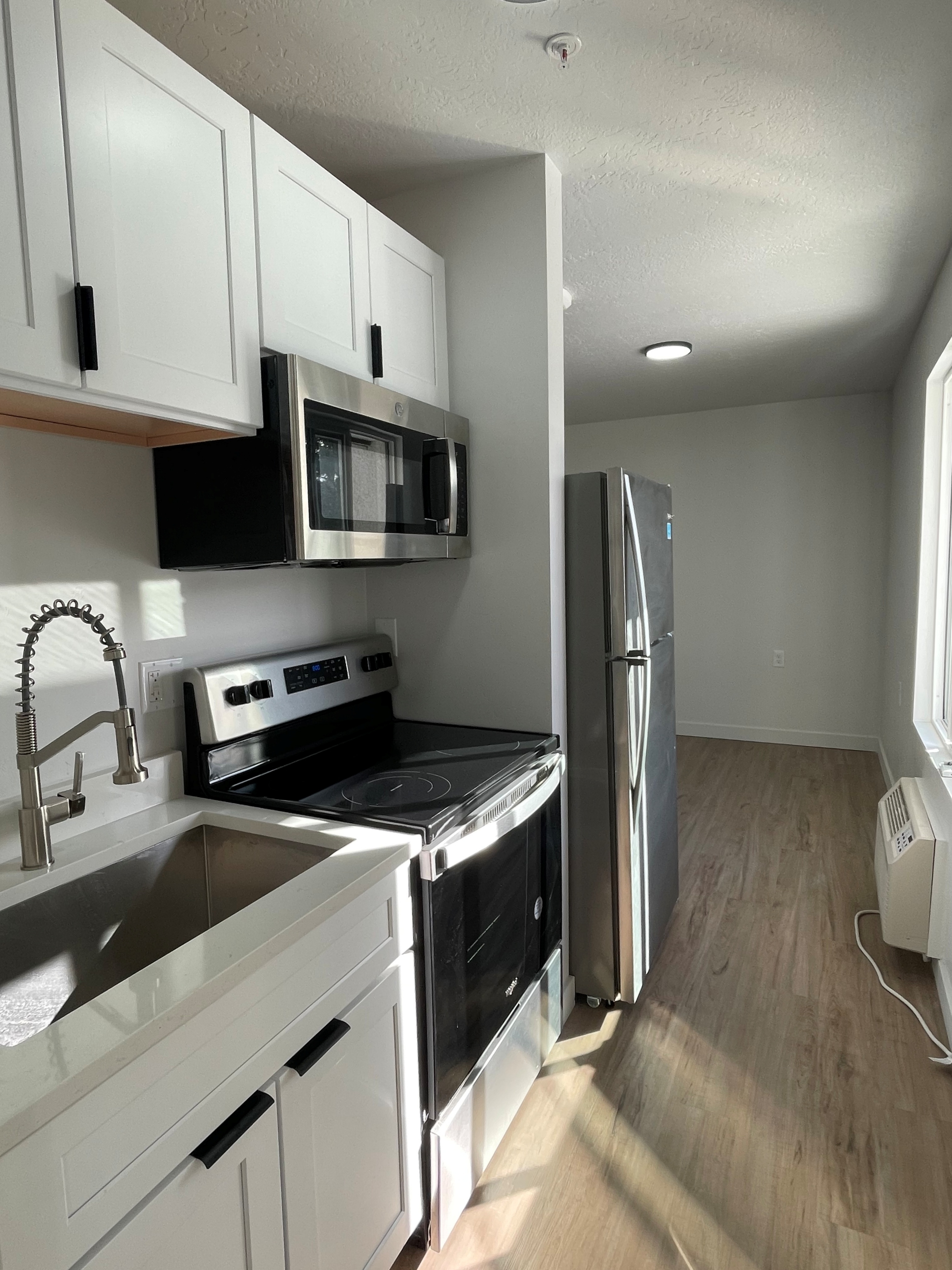 Murray Apartment: 404 E 5600 S