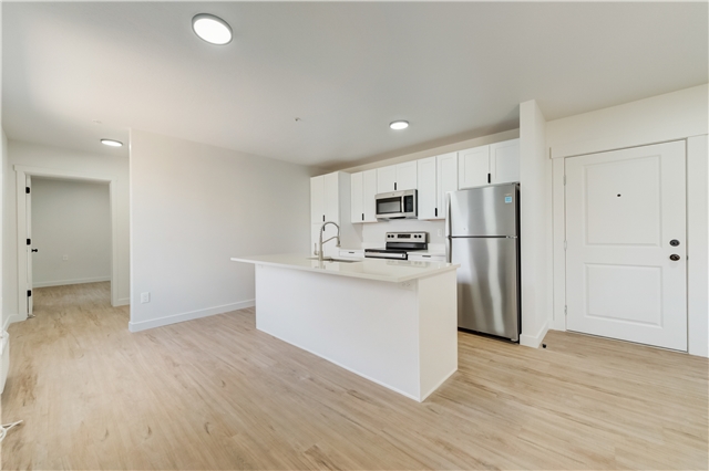 Murray Apartment: 404 E 5600 S
