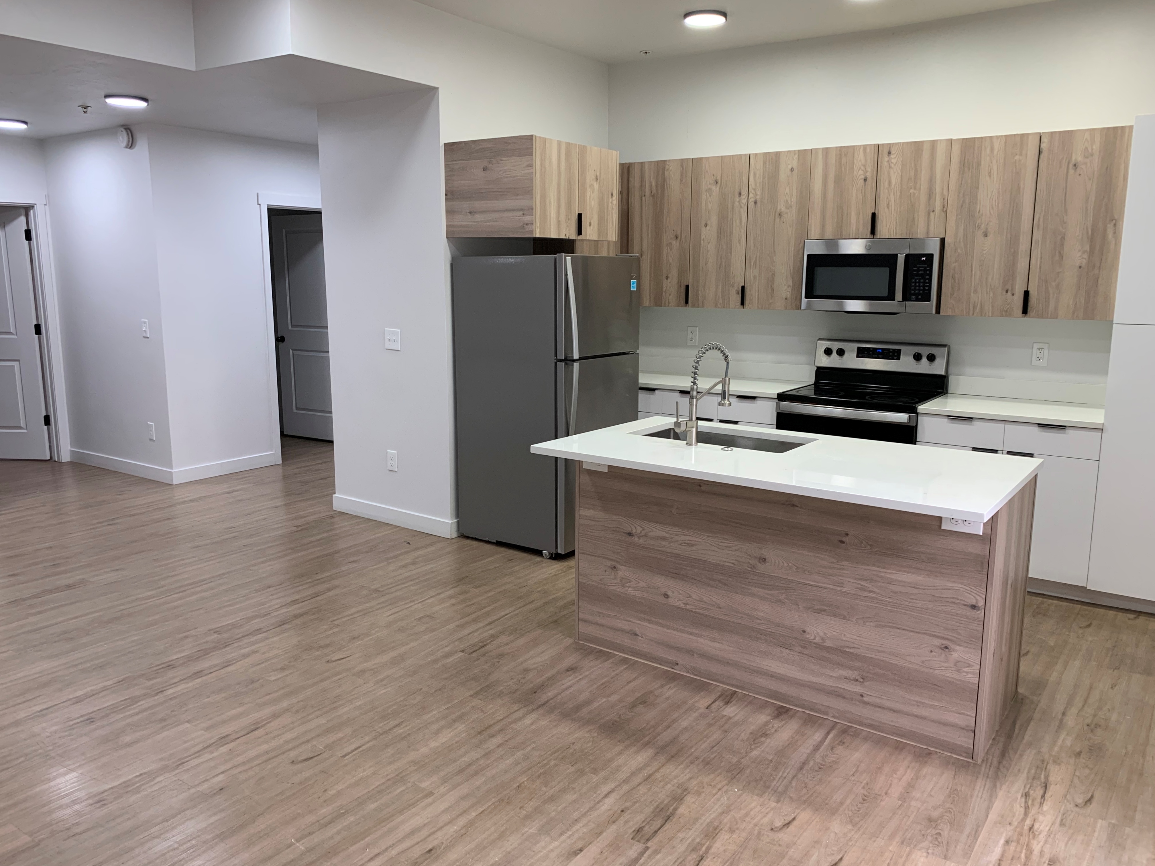 Murray Apartment: 404 E 5600 S