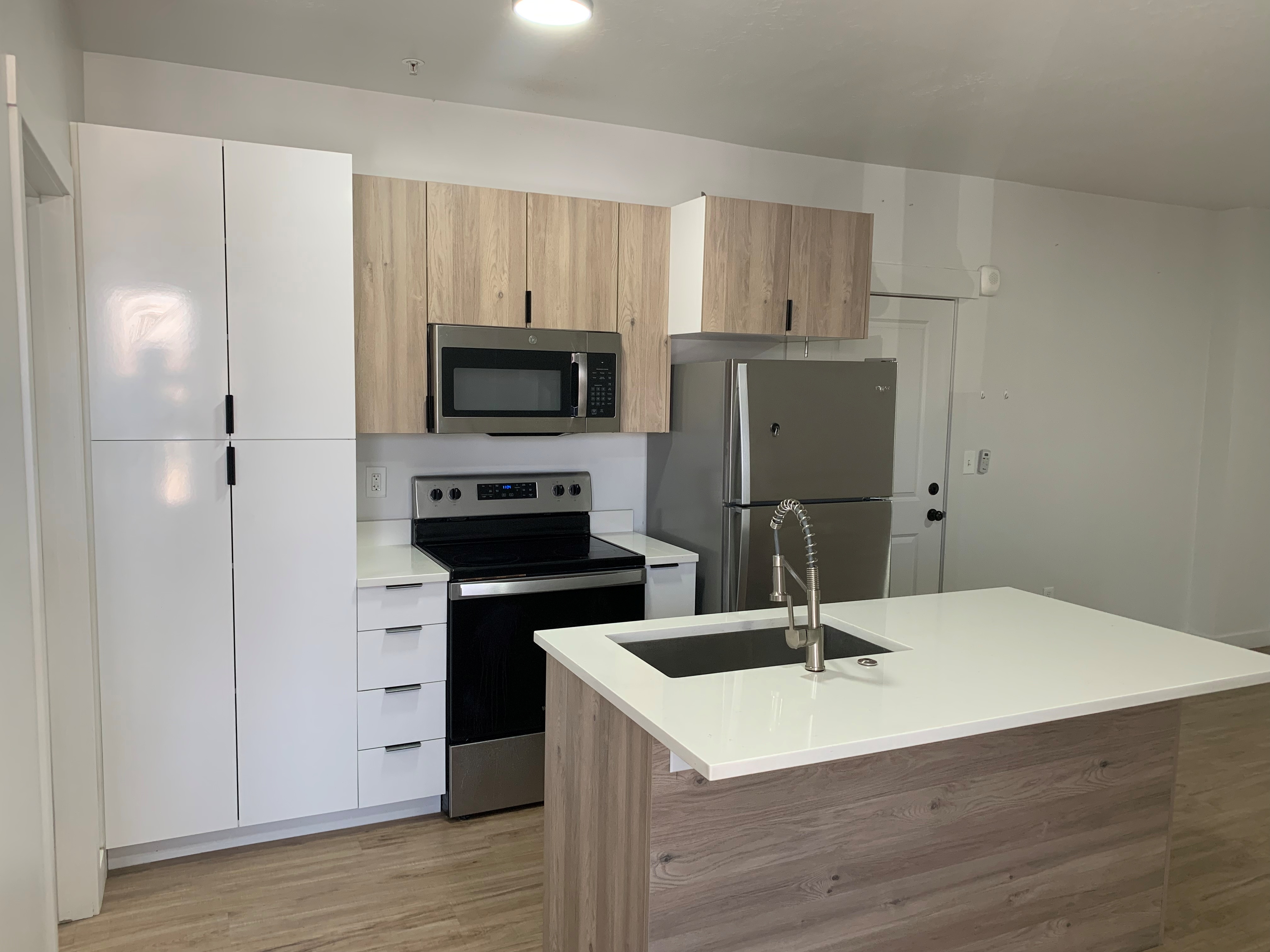 Murray Apartment: 404 E 5600 S