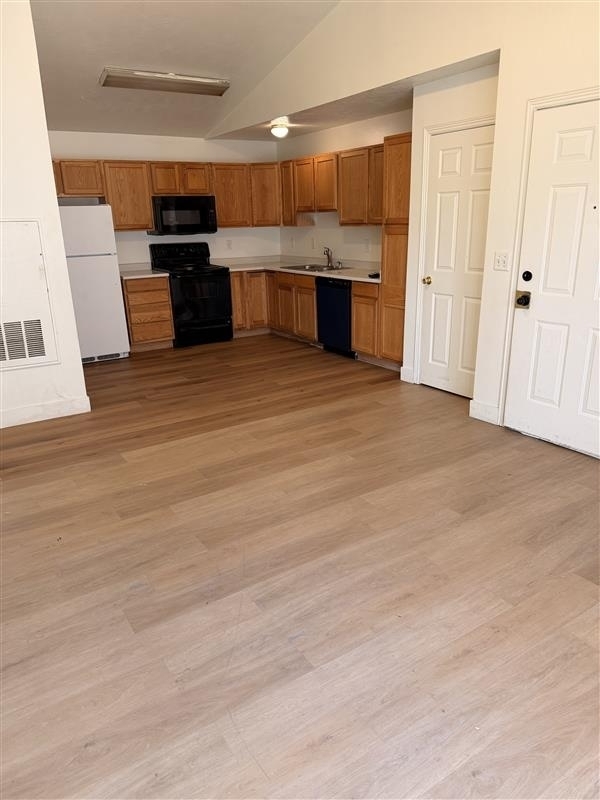 Magna Condo: 8073 W Copperfield Pl