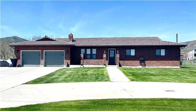 Tremonton House: 10935 N 11600 W