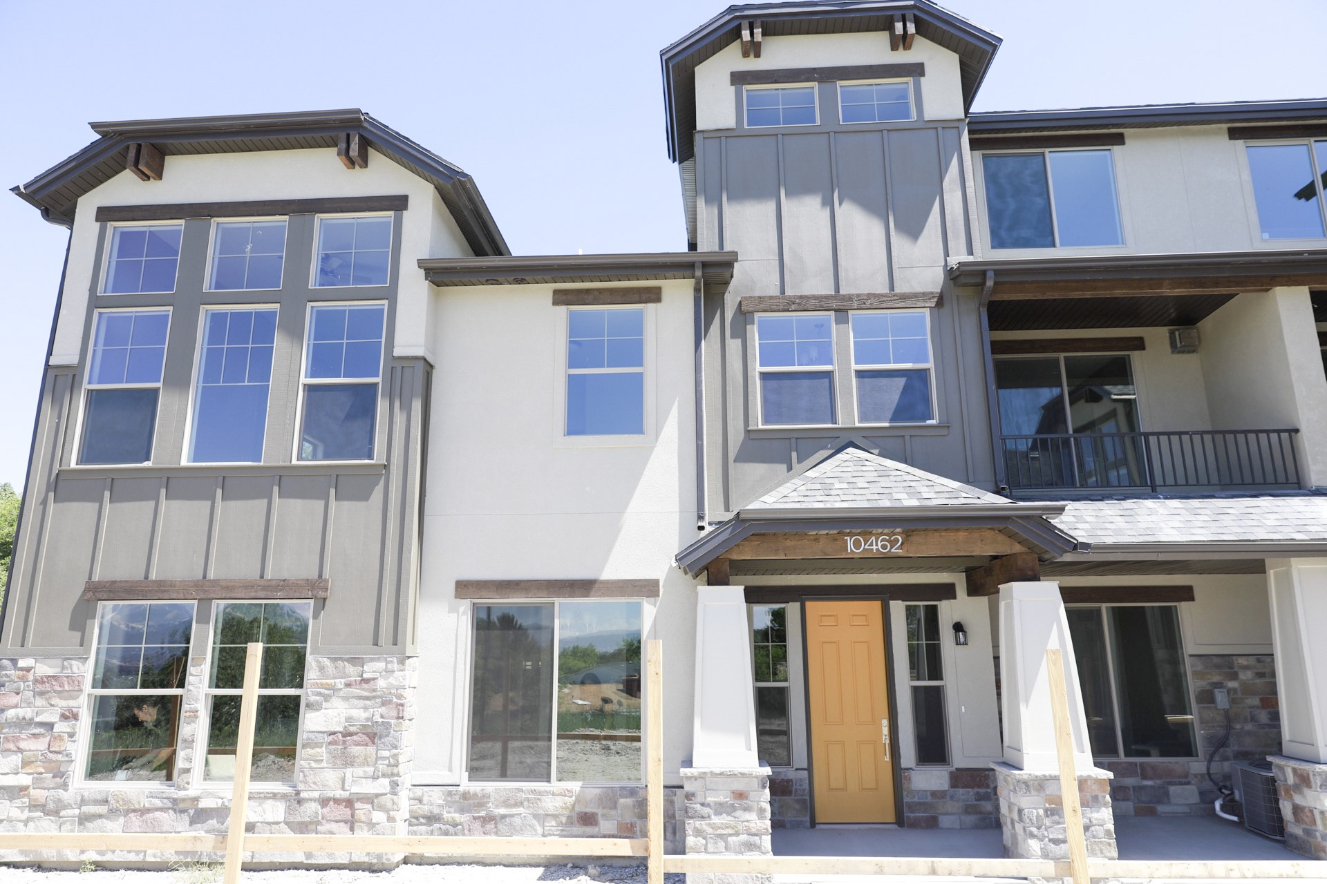 Sandy Townhome: 10462 S Sage Canal Way