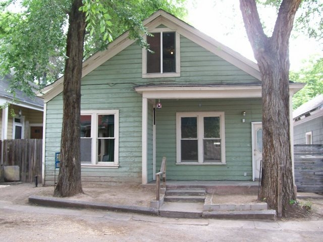 Salt Lak e City Single Room: 155 South Hawkes Court (635 East)