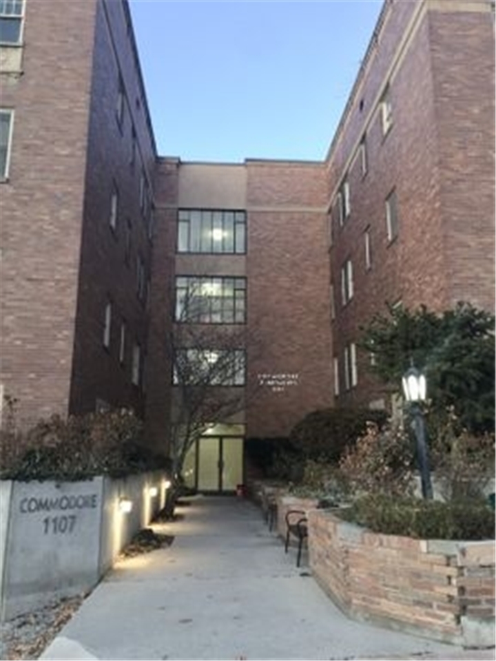 Commodore Apartments Apartment For Rent At 1107 E South