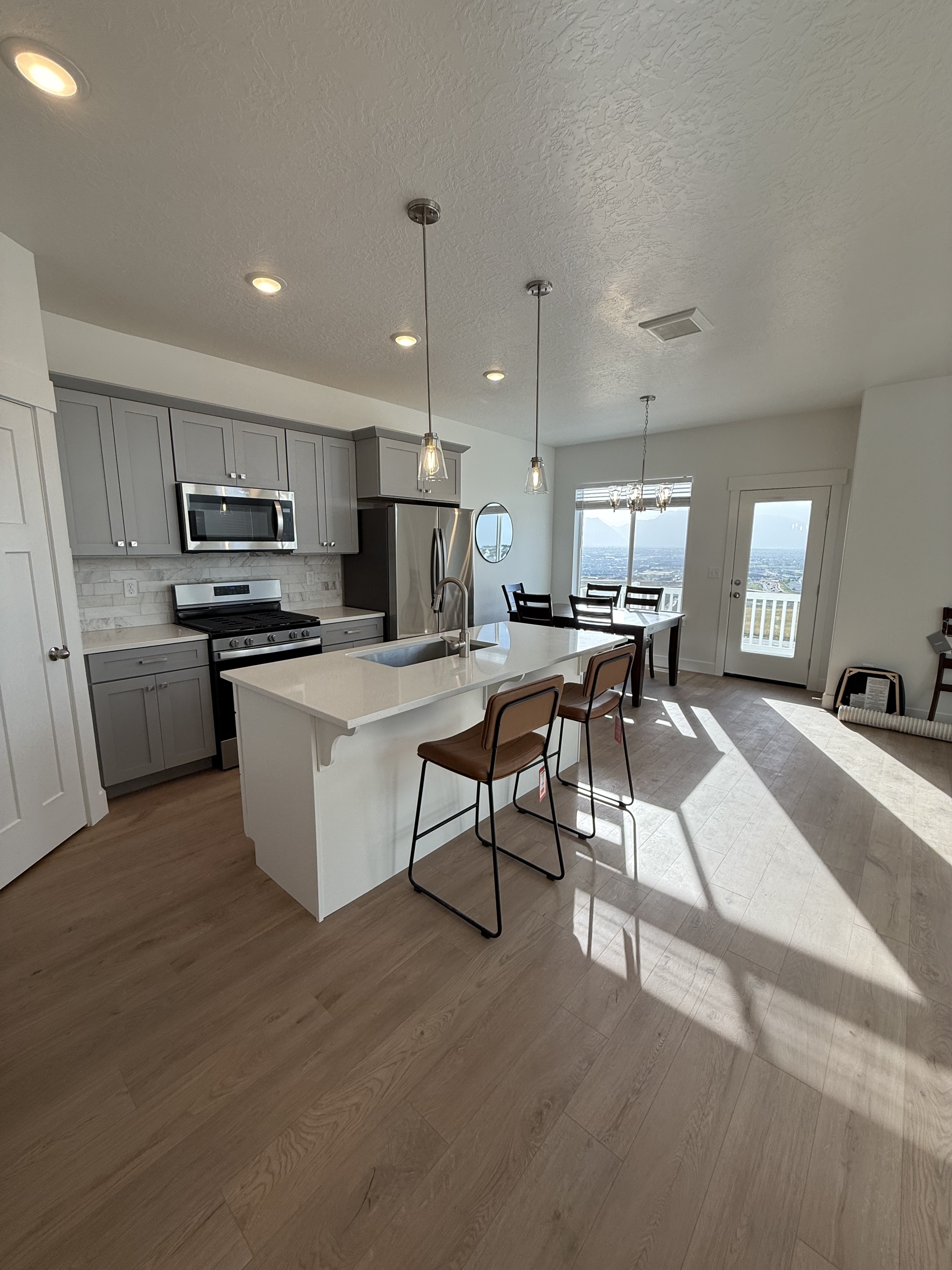 Saratoga Springs Single Room: 2796 N Blue Dawn Ln
