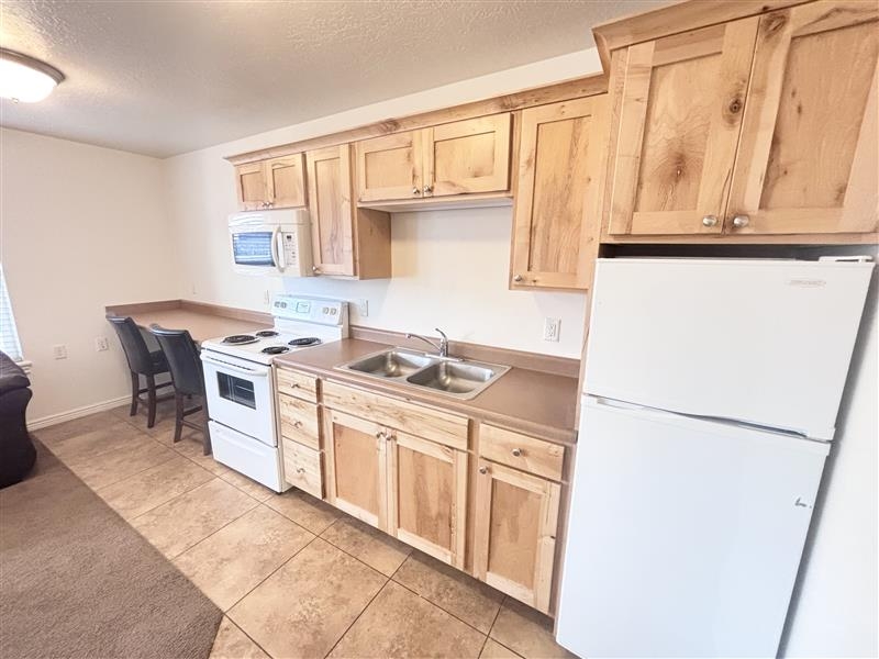 Provo Apartment: 145 E Center St