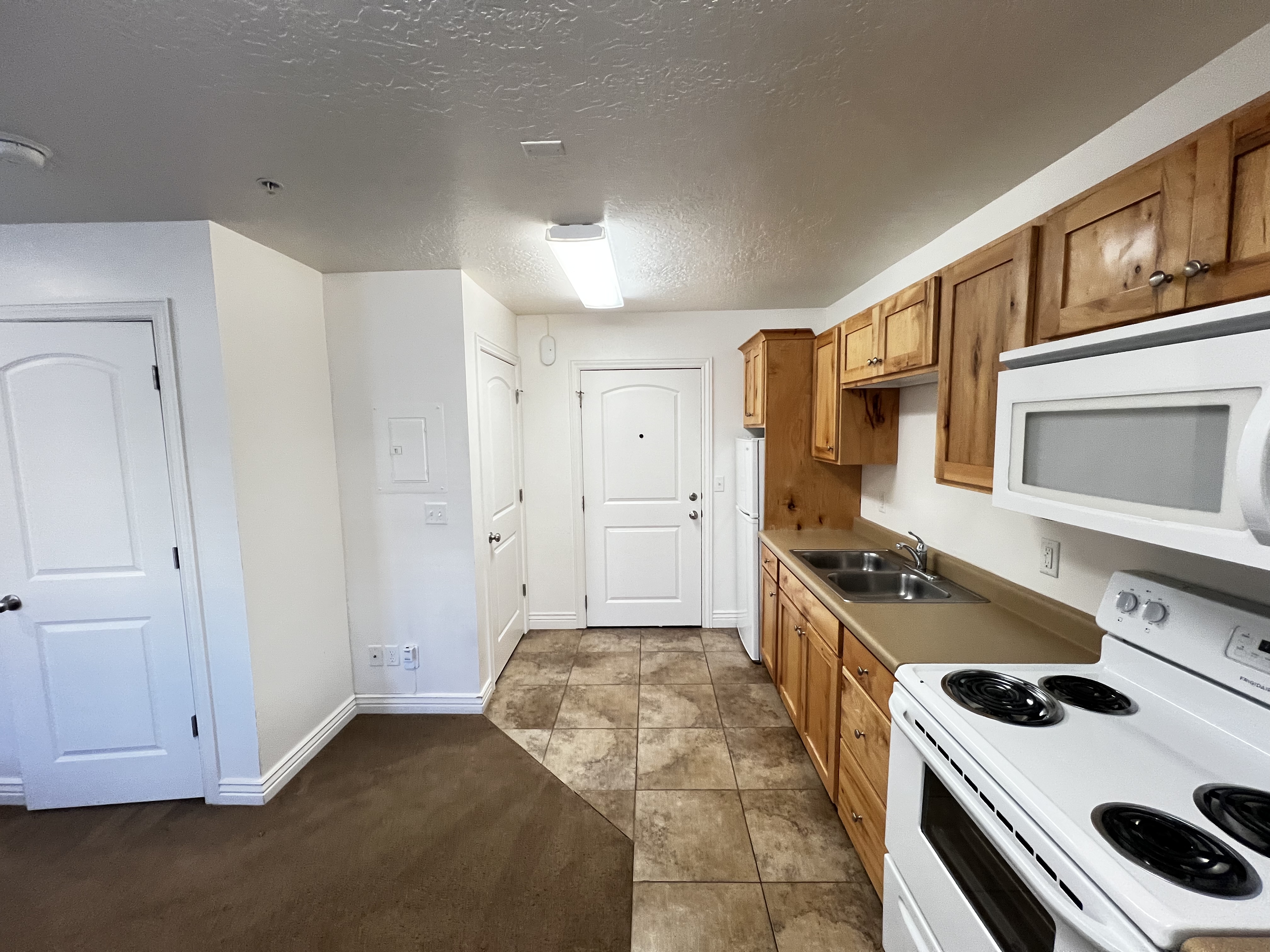 Provo Apartment: 145 E Center St