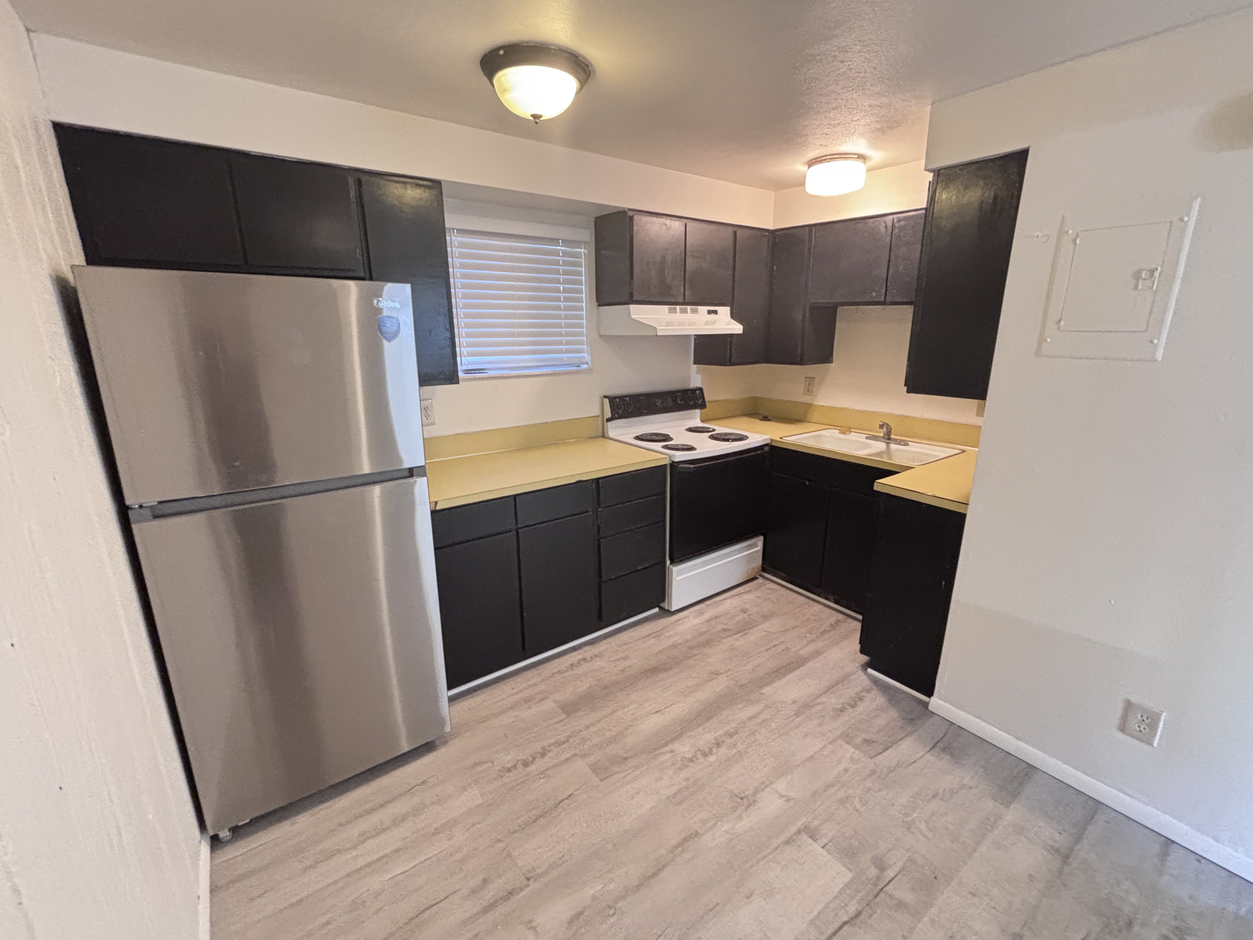 Springville Apartment: 325 W 100 S