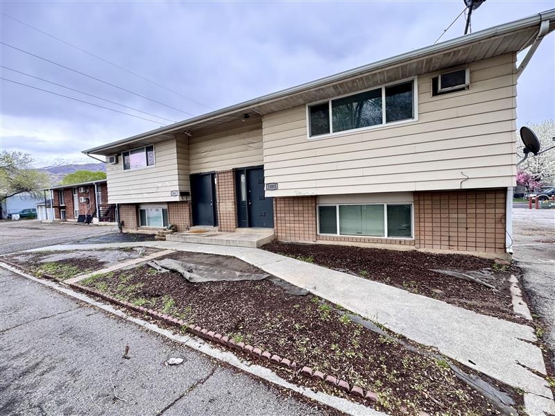 Orem Apartment: 1083 N 150 W