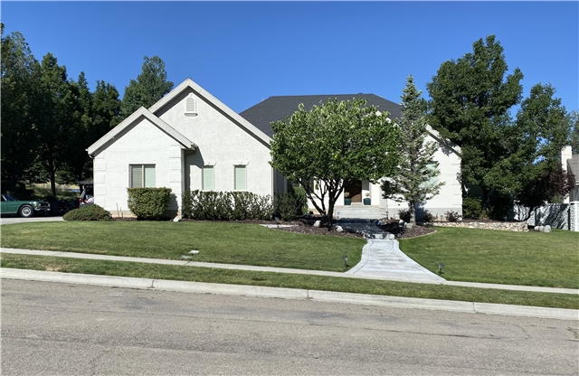 Alpine House: 584 Silver Ln