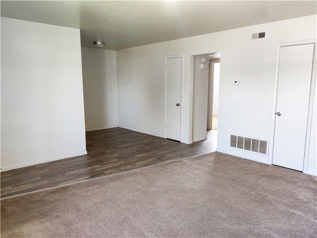 Murray Apartment: 4371 S Fairbourne Ave