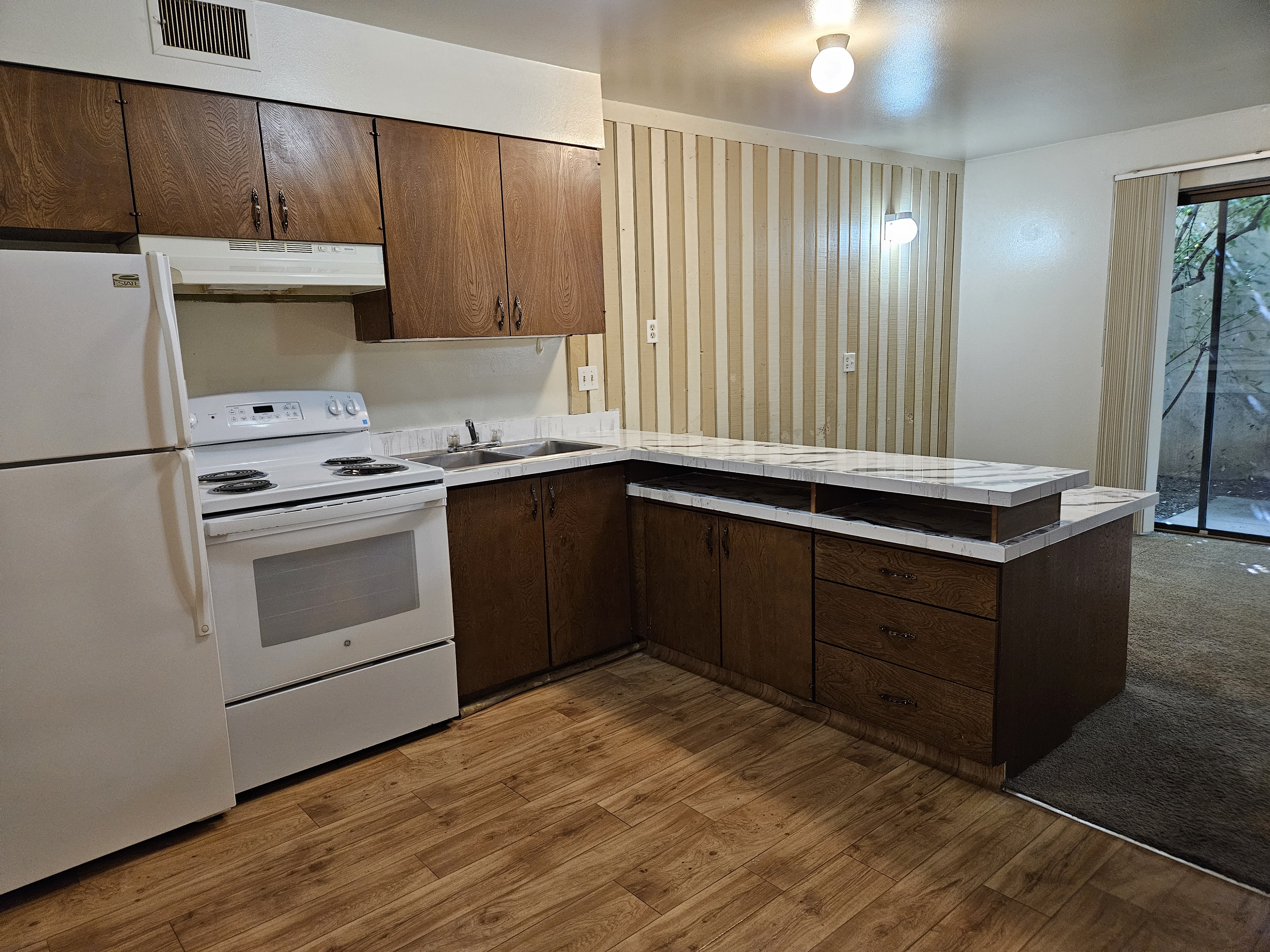 Salt Lake City Apartment: 320 S 700 E