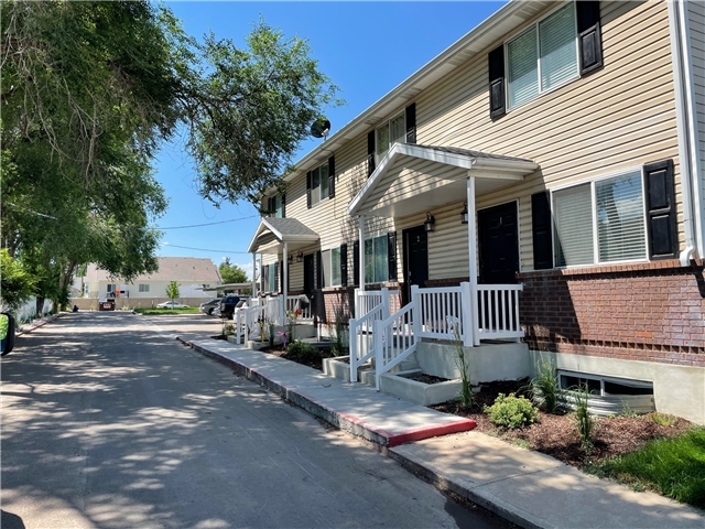 Bountiful Townhome: 393 W 200 N