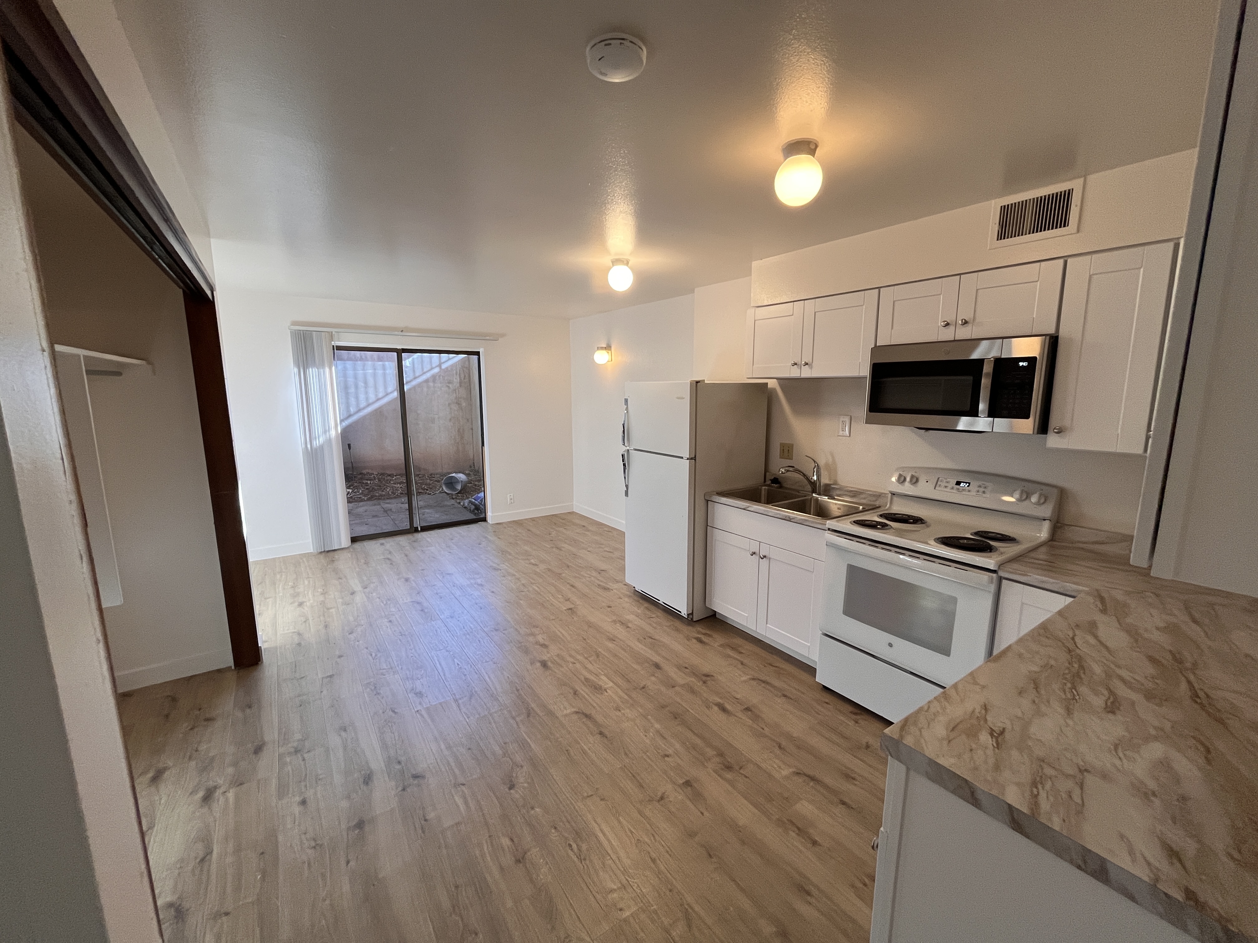 Salt Lake City Apartment: 320 S 700 E