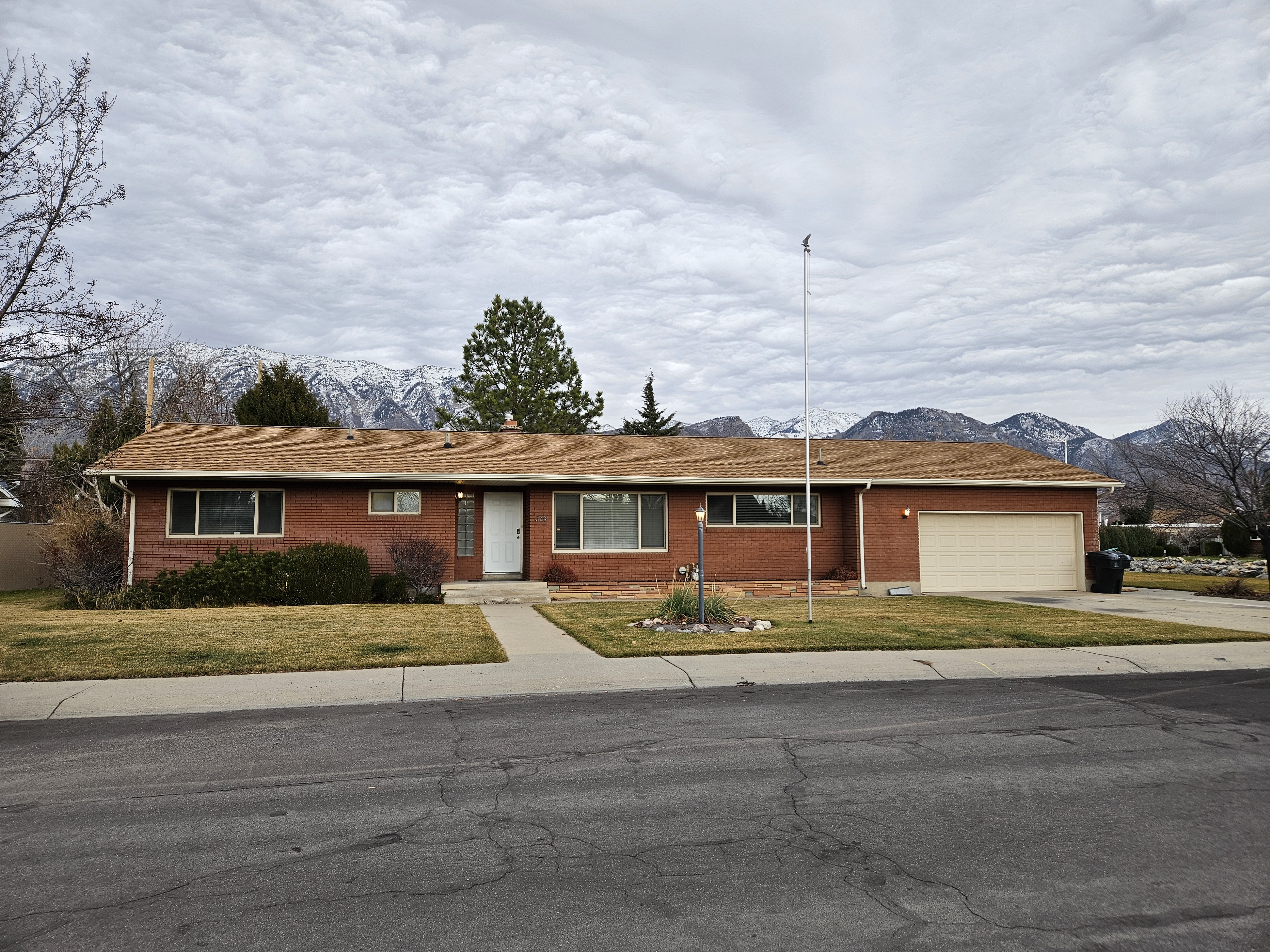 Orem House: 389 S 350 E