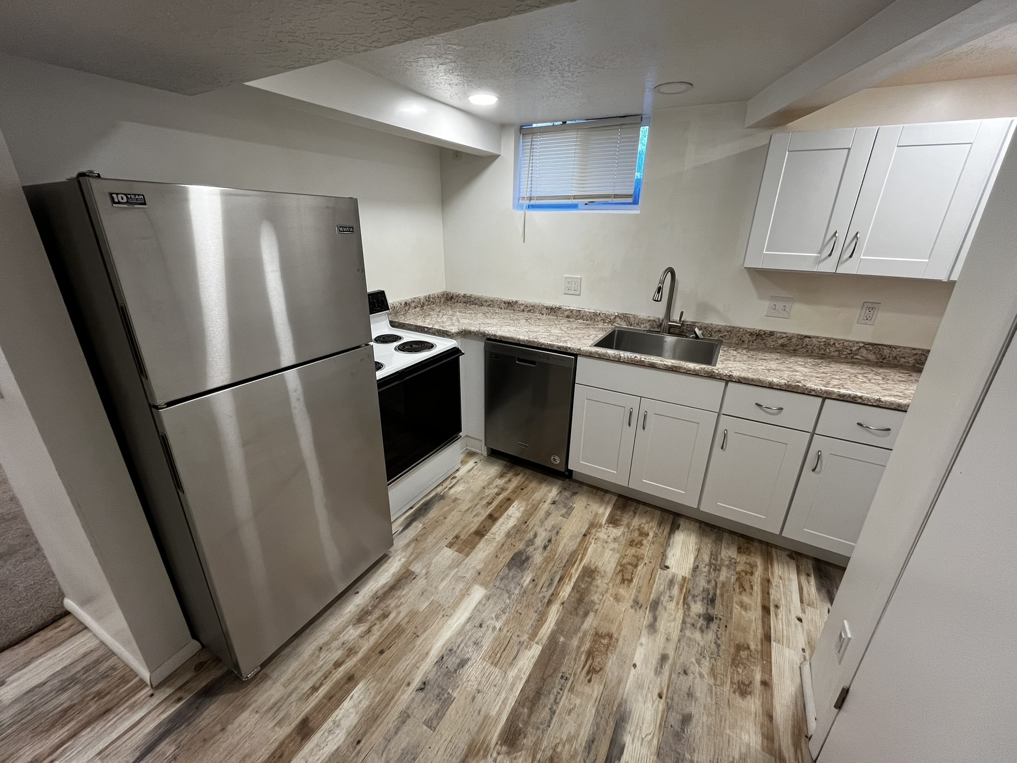 Kaysville Apartment: 574 E 200 S