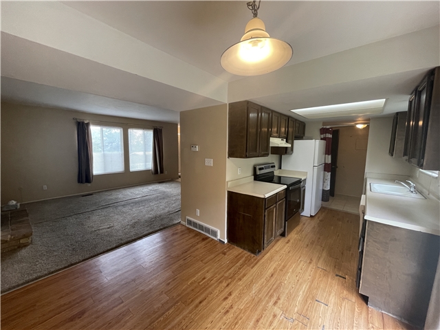 Farmington Apartment: 787 S 200 E