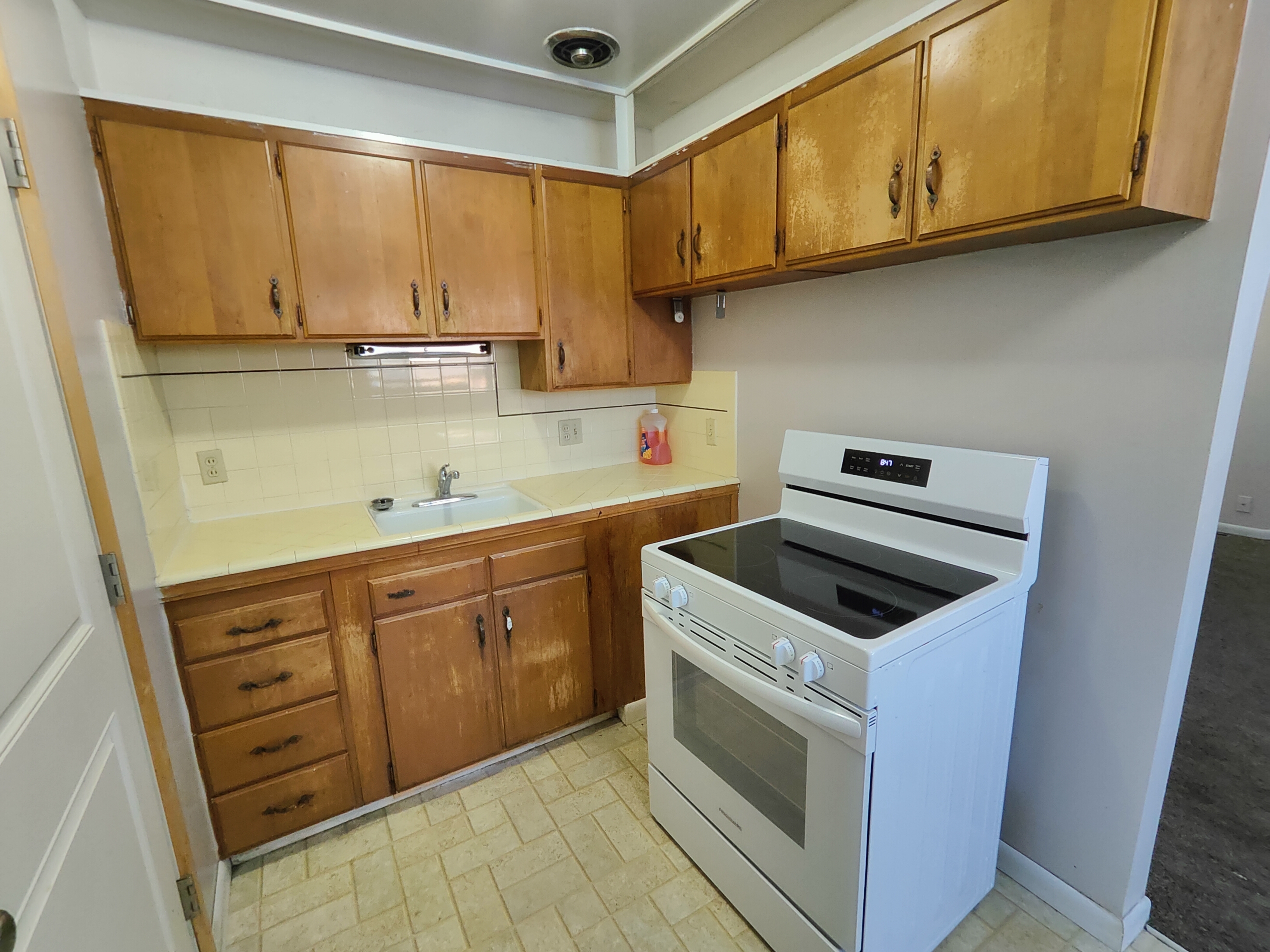 Bountiful Apartment: 256 E 100 N